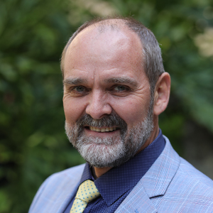 Dr Warren Genders Board Member
